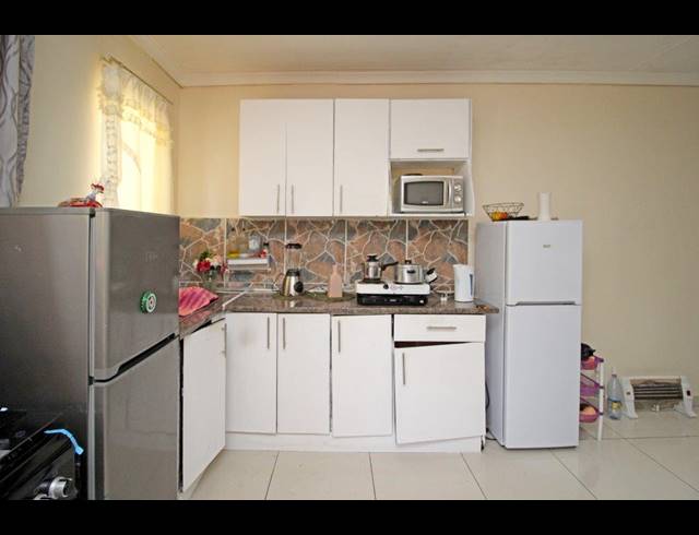 2,974M² BUILDING FOR SALE IN KEW
